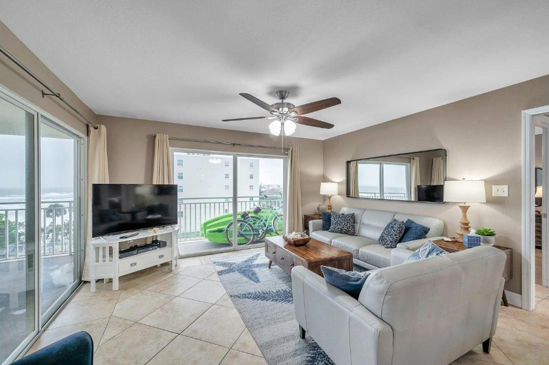 Photo of Livingroom in Redington Shores