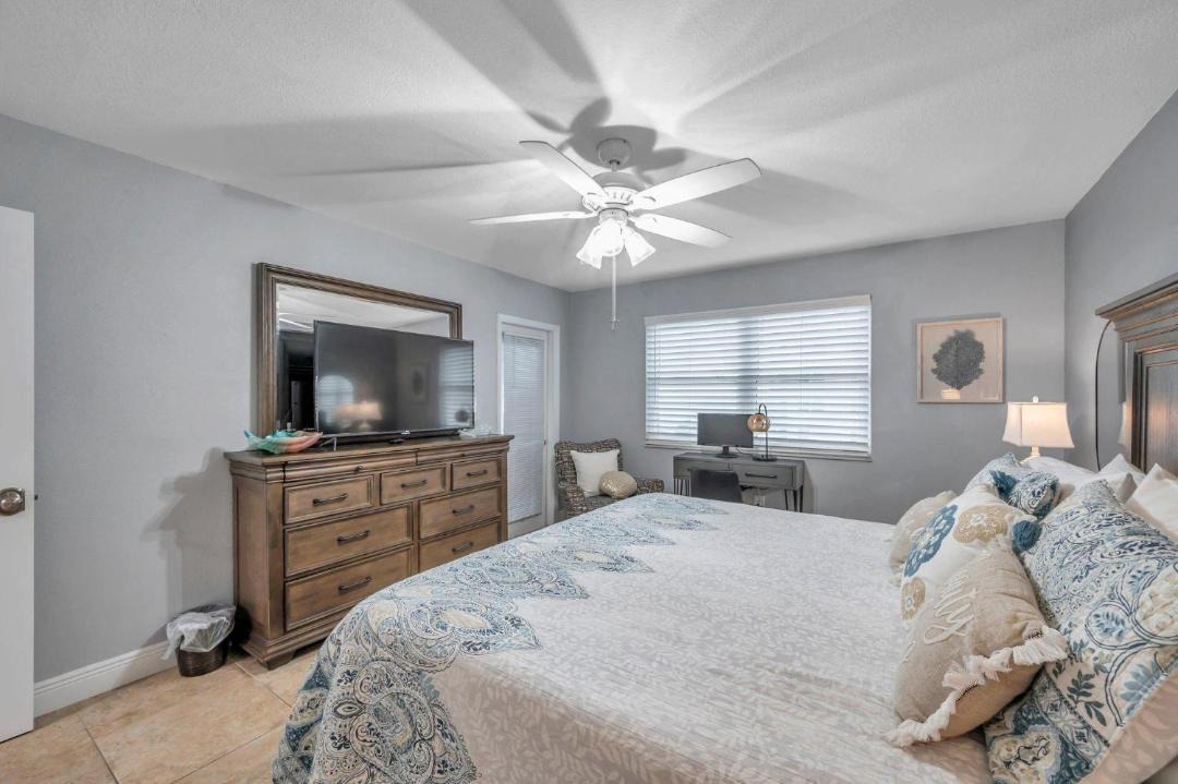 Photo of Bedroom in Redington Shores