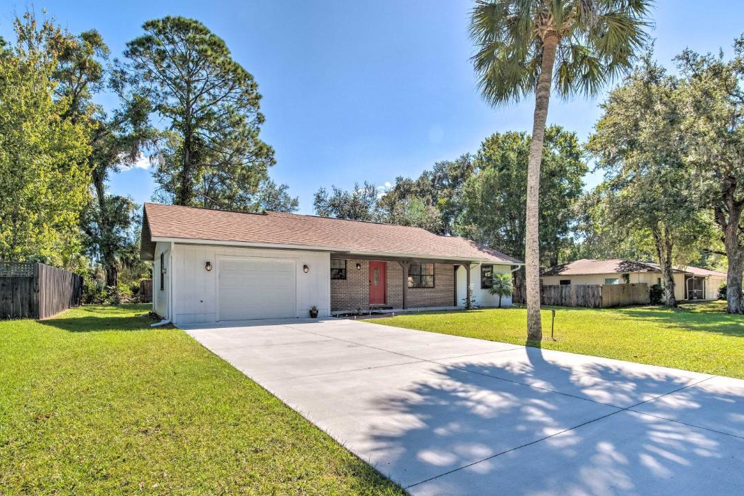 Photo of Buildings in Crystal River