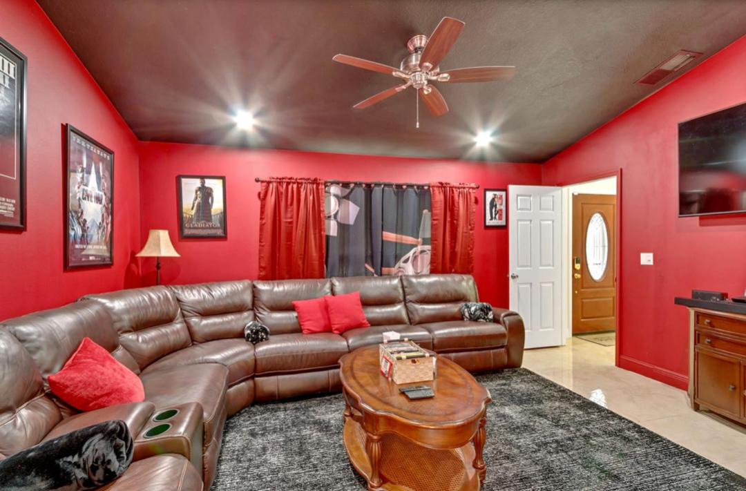 Photo of Livingroom in Loma Vista