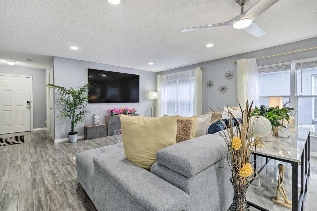 Photo of Livingroom in Signal Hill