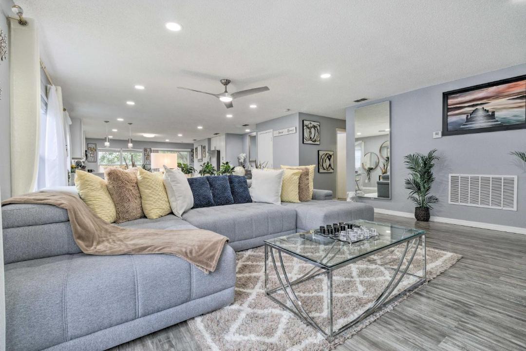 Photo of Livingroom in Signal Hill