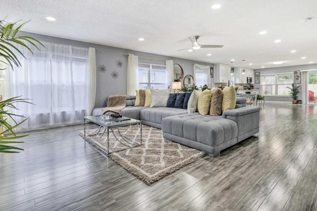 Photo of Livingroom in Signal Hill