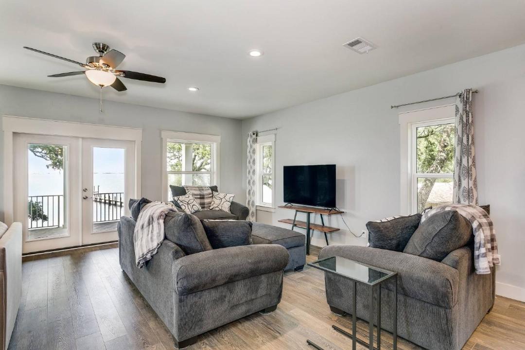 Photo of Livingroom in Gulf Breeze