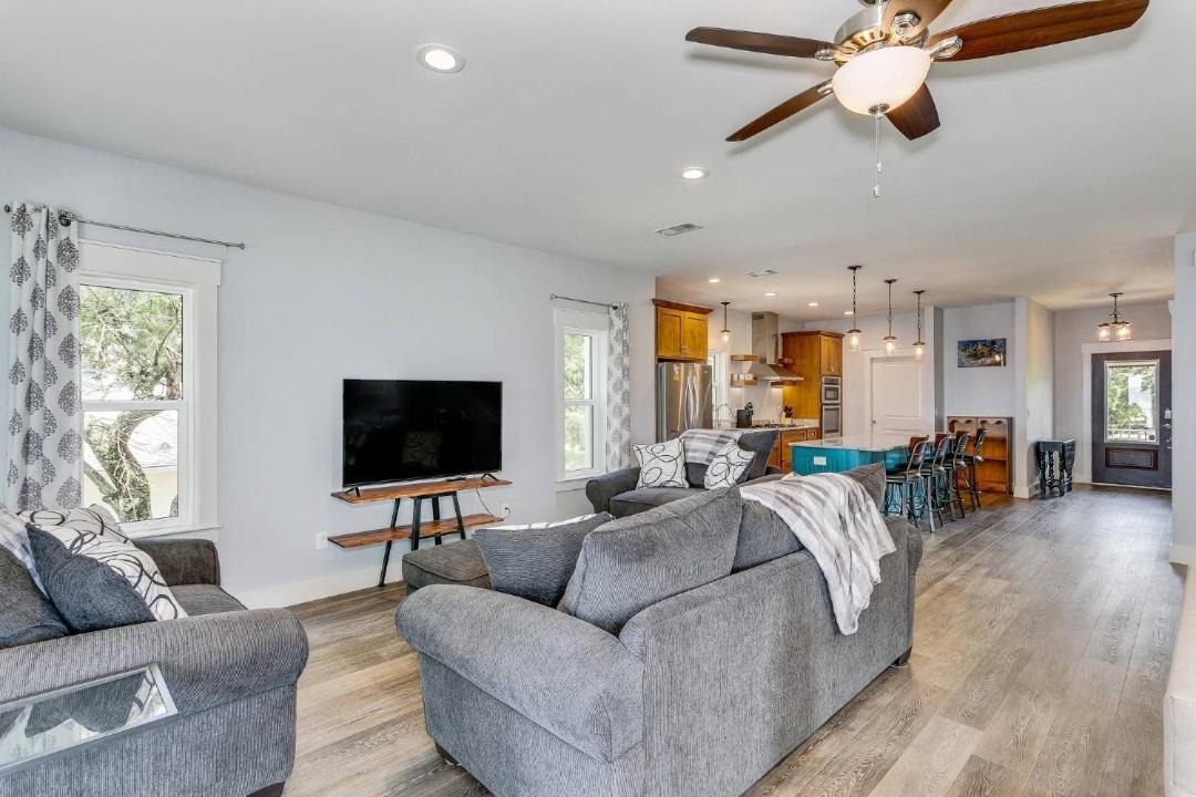 Photo of Livingroom in Gulf Breeze