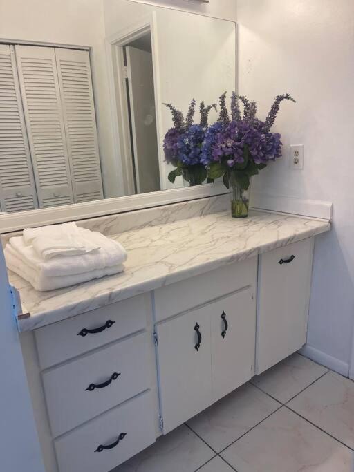 Photo of Kitchen in Lake Worth Corridor