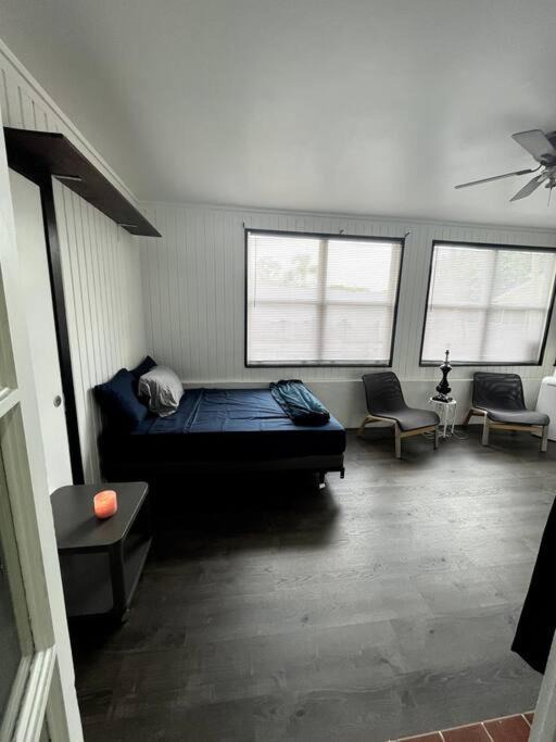 Photo of Livingroom in Lake Worth Corridor