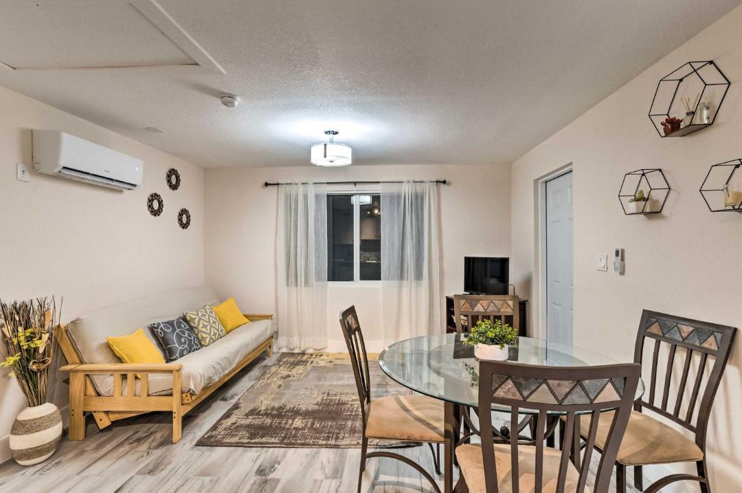 Photo of Livingroom in Riviera Beach