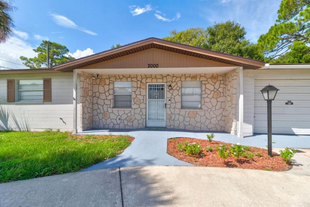 Photo of Buildings in South Daytona