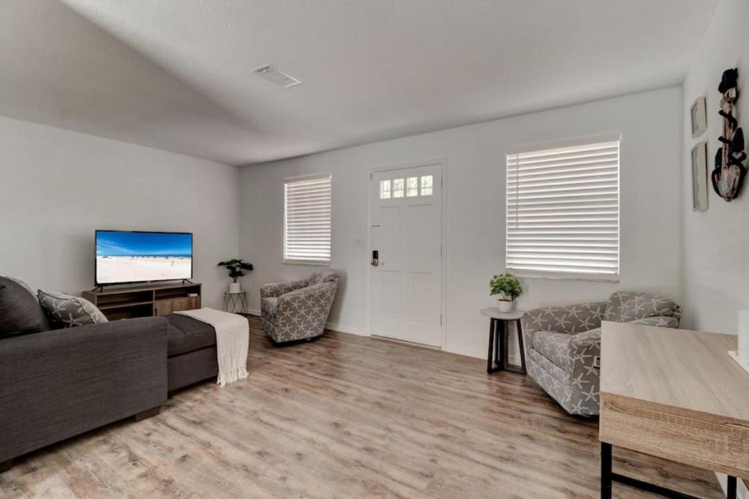 Photo of Livingroom in South Daytona