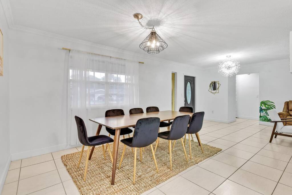 Photo of Livingroom in Pembroke Pines
