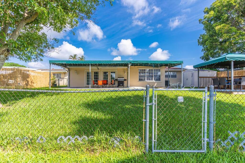 Photo of Buildings in Pembroke Pines
