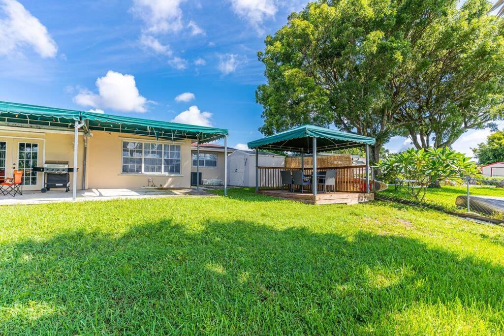 Photo of Buildings in Pembroke Pines