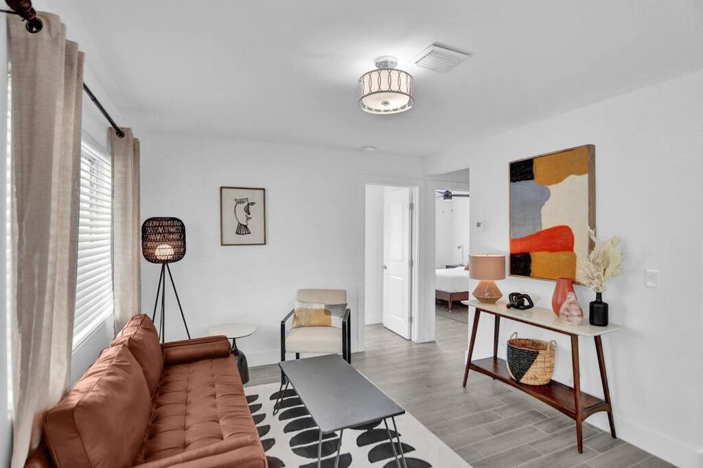 Photo of Livingroom in North Andrews Gardens