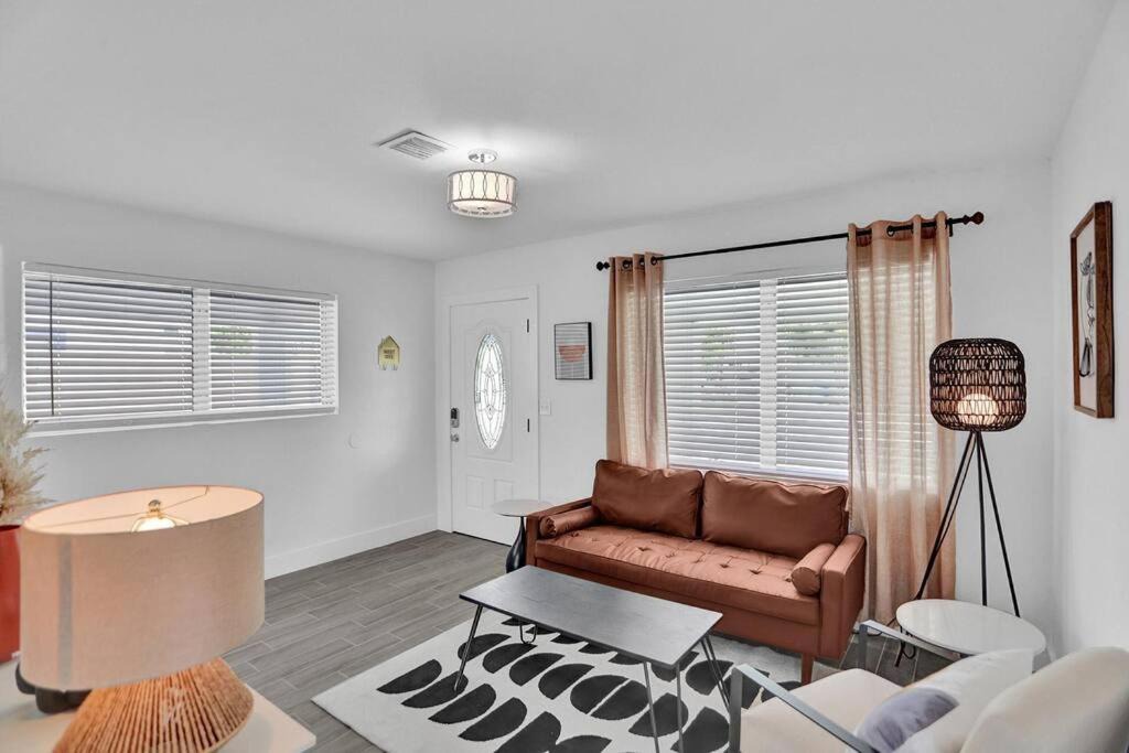 Photo of Livingroom in North Andrews Gardens