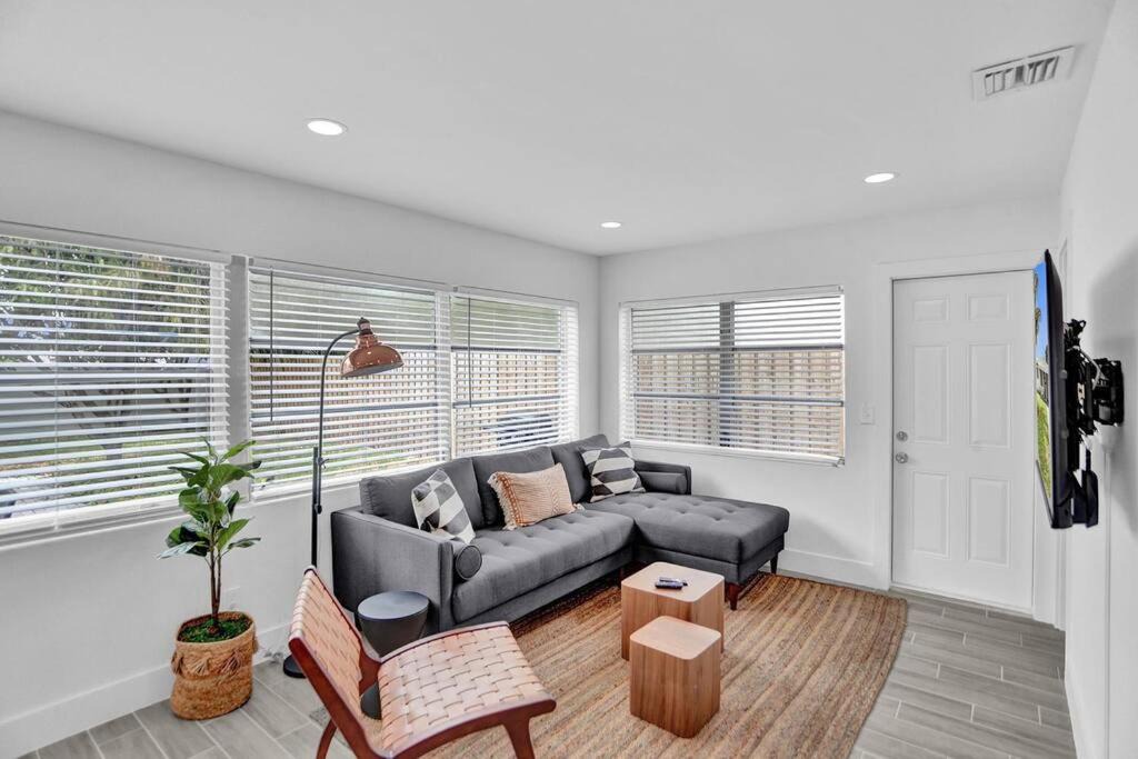Photo of Livingroom in North Andrews Gardens