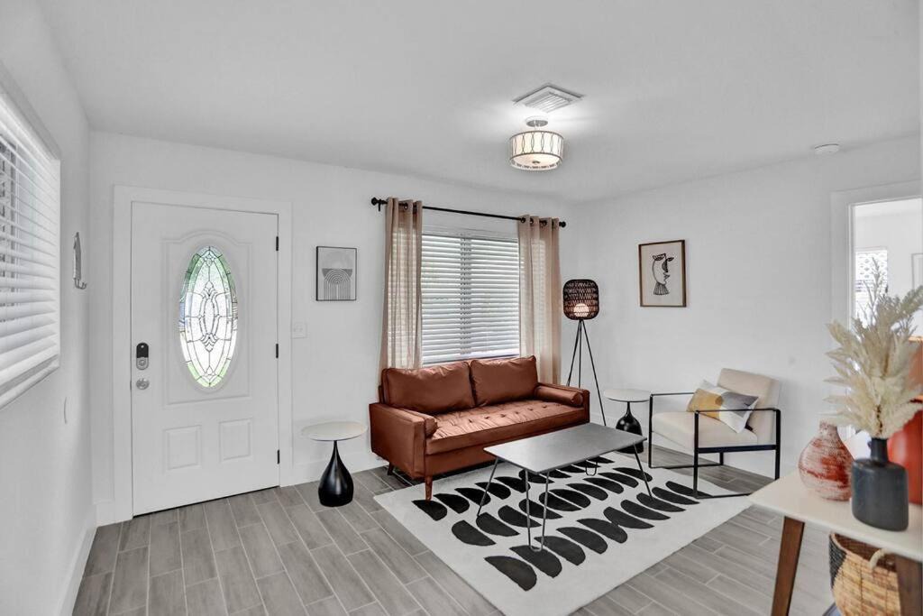 Photo of Livingroom in North Andrews Gardens
