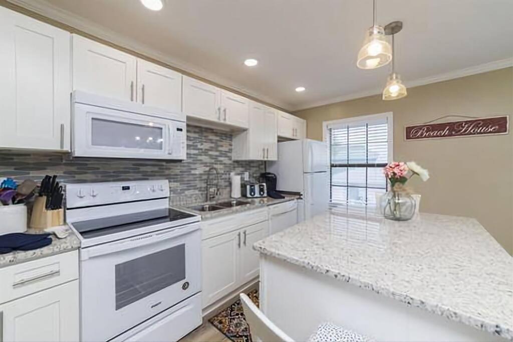 Photo of Kitchen in Surfcrest Village