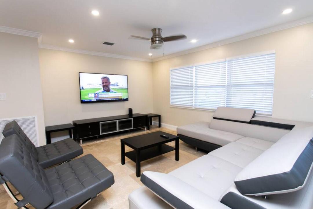 Photo of Livingroom in Dania Beach