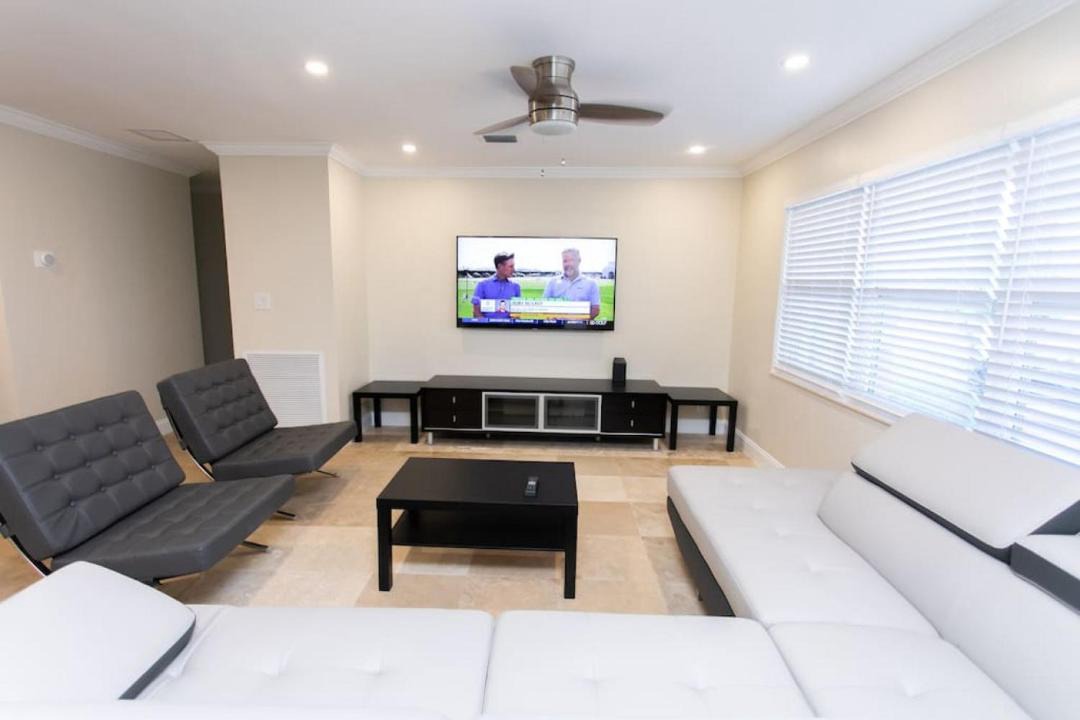 Photo of Livingroom in Dania Beach