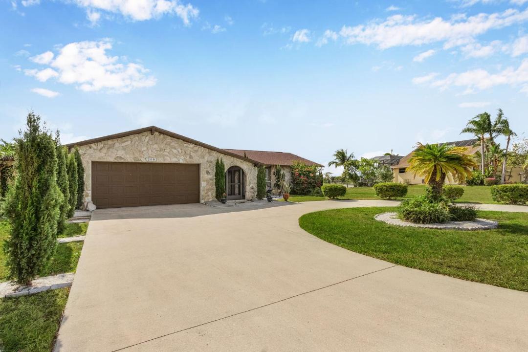 Photo of Buildings in Fort Myers