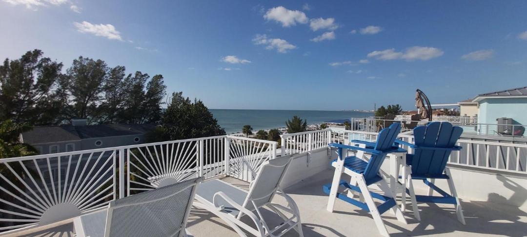 Photo of Patio Balcony in Sunset Beach