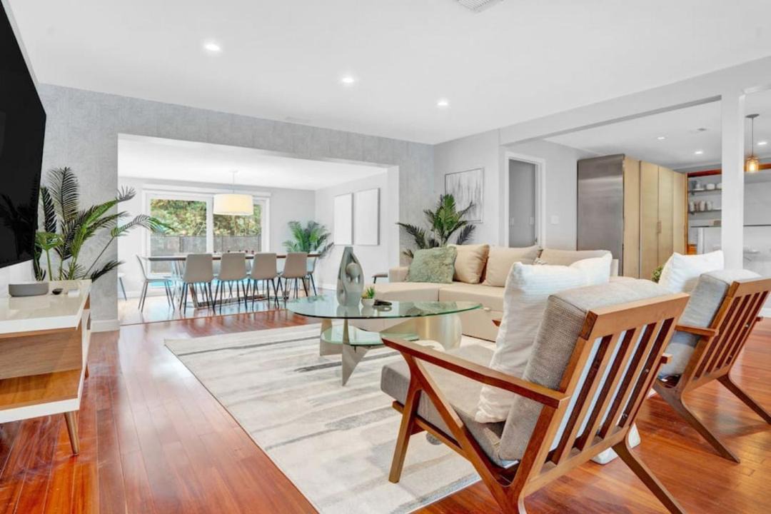 Photo of Livingroom in Poinsettia Heights