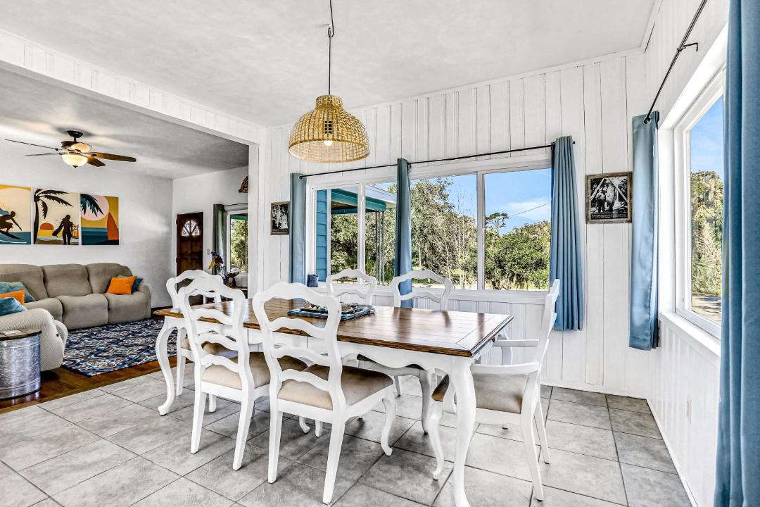 Photo of Livingroom in Edgewater