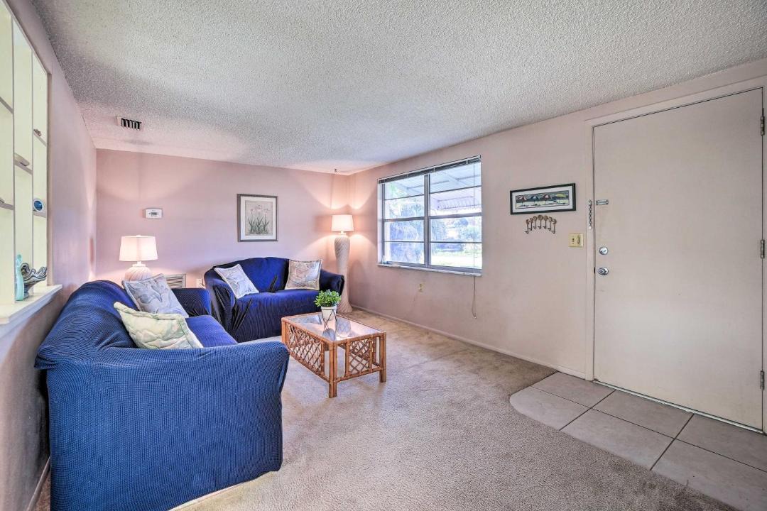 Photo of Livingroom in Forest Hills