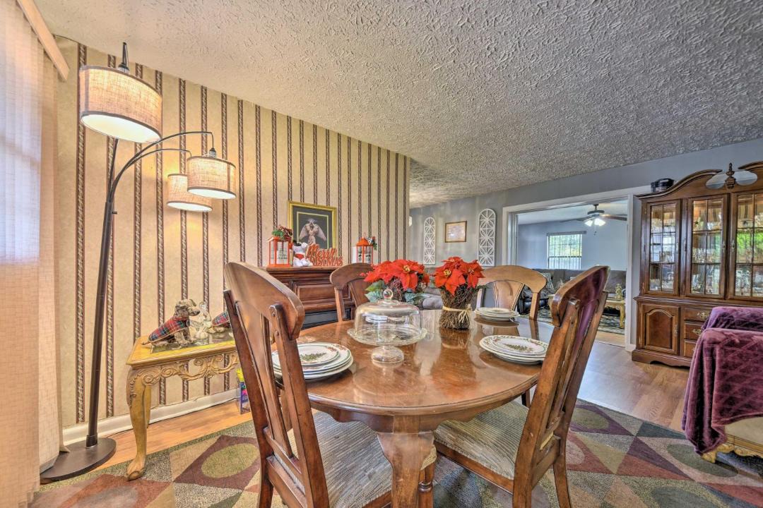 Photo of Livingroom in Northside