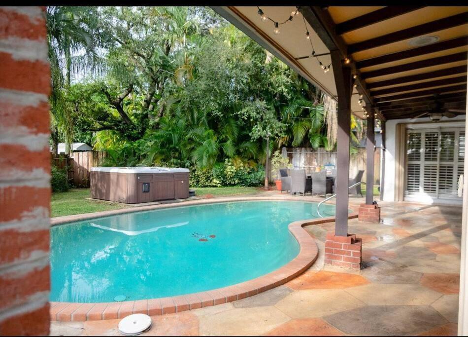 Photo of Outdoor in Hollywood Hills