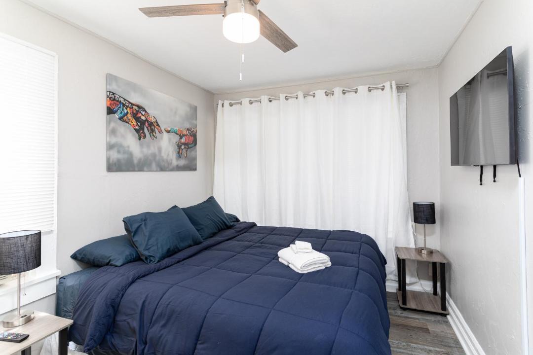 Photo of Bedroom in United Central
