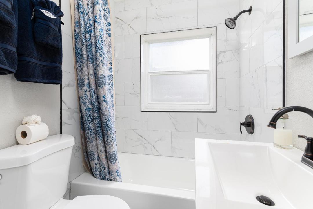 Photo of Bathroom in United Central