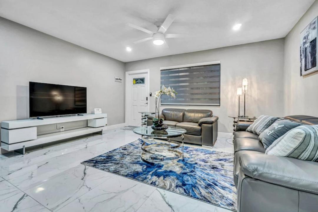 Photo of Livingroom in Coral Springs