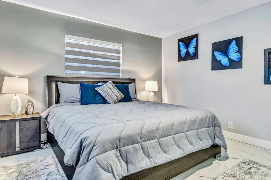Photo of Bedroom in Coral Springs