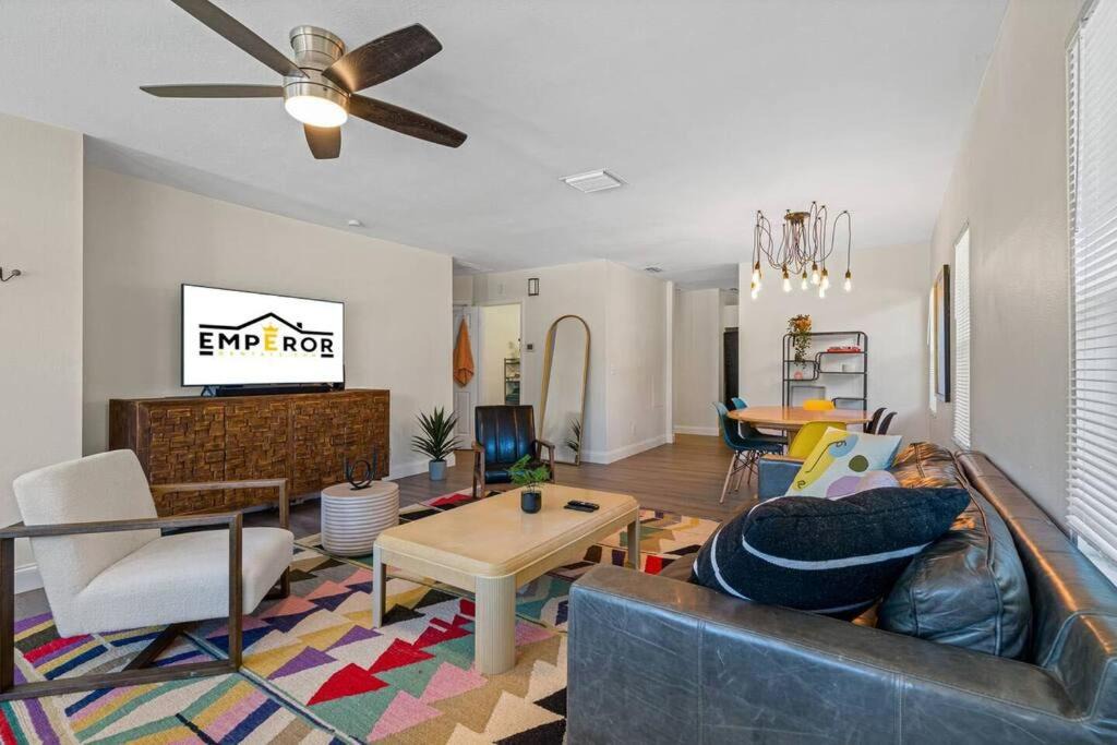 Photo of Livingroom in United Central
