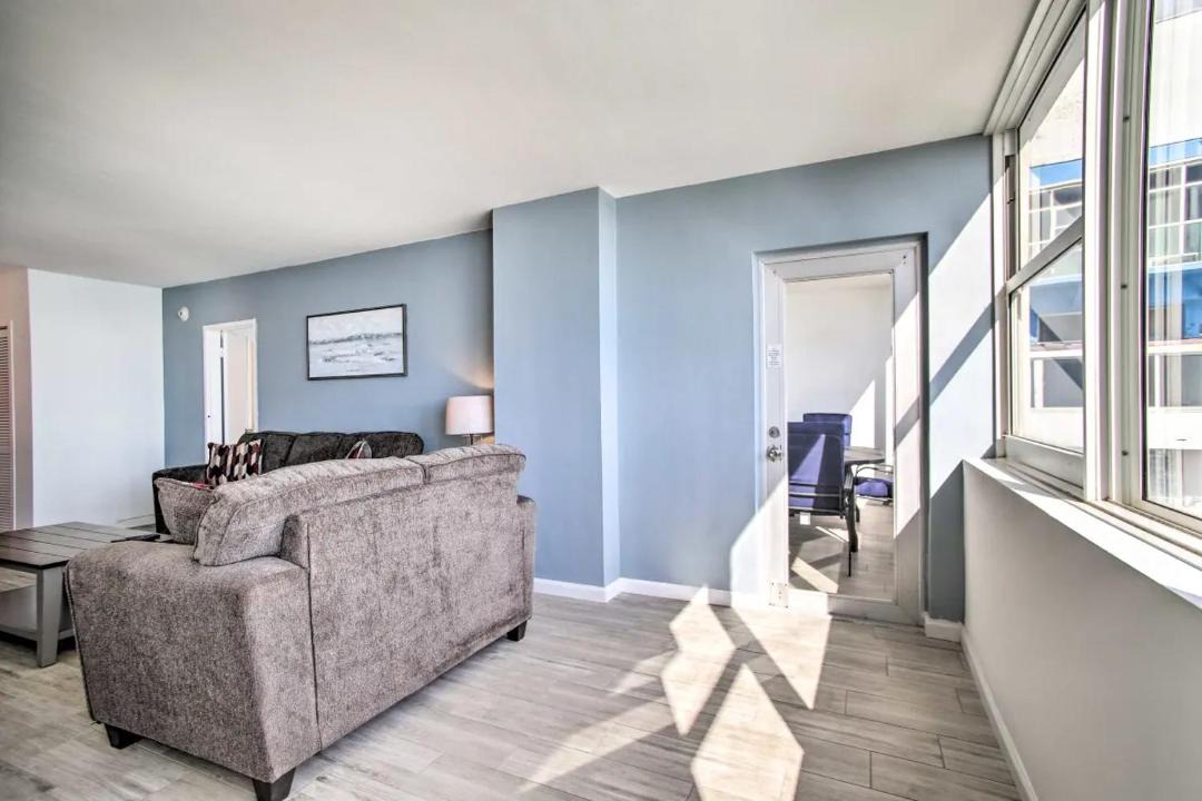 Photo of Livingroom in Galt Mile
