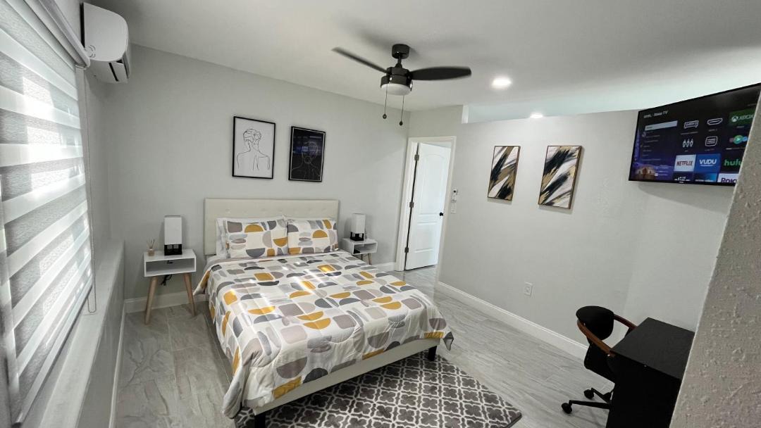 Photo of Bedroom in San Carlos Park