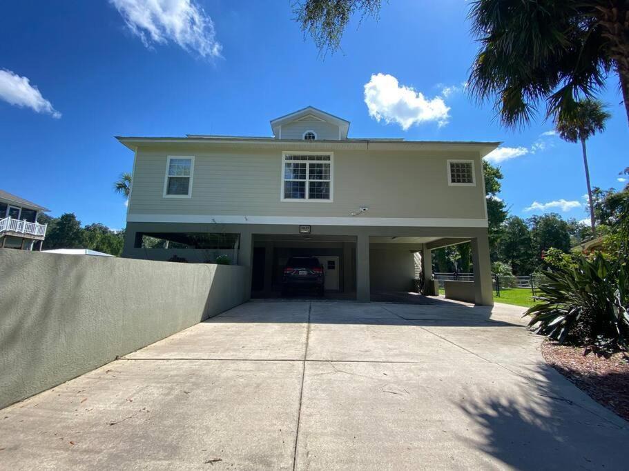 Photo of Buildings in Crystal River