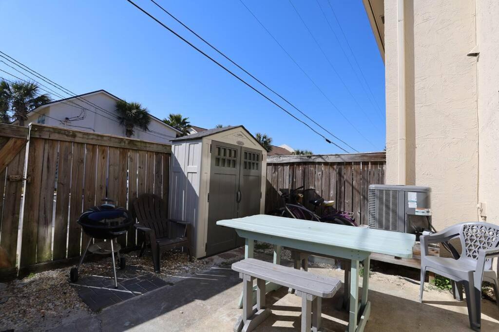 Photo of Patio Balcony in Sugar Beach