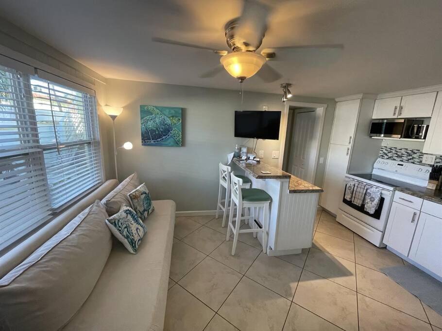 Photo of Livingroom in Pass-a-Grille