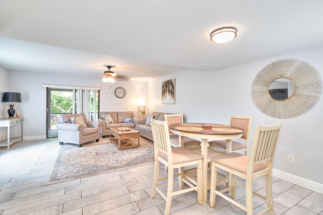 Photo of Livingroom in Bayshore Gardens