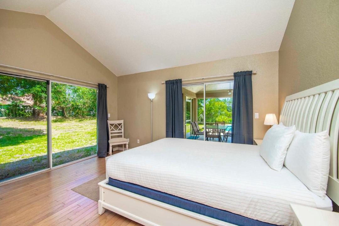 Photo of Bedroom in Groveland