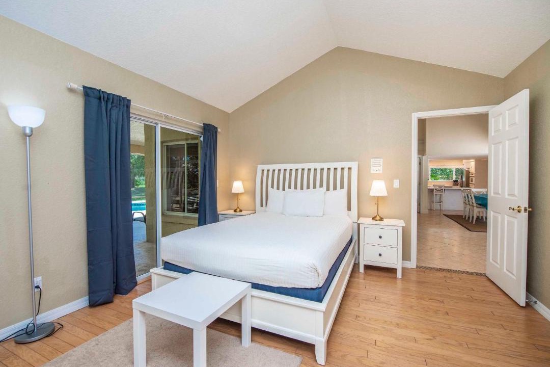 Photo of Bedroom in Groveland