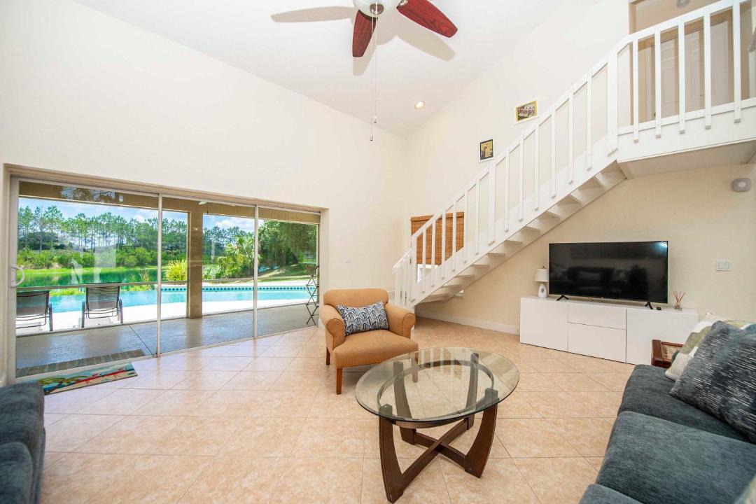 Photo of Livingroom in Groveland