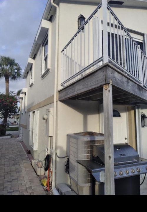 Photo of Patio Balcony in Nettles Island