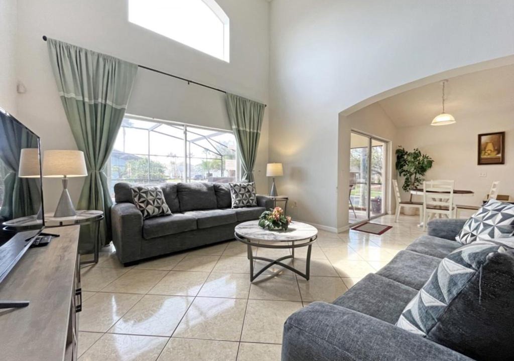 Photo of Livingroom in Lake Berkley