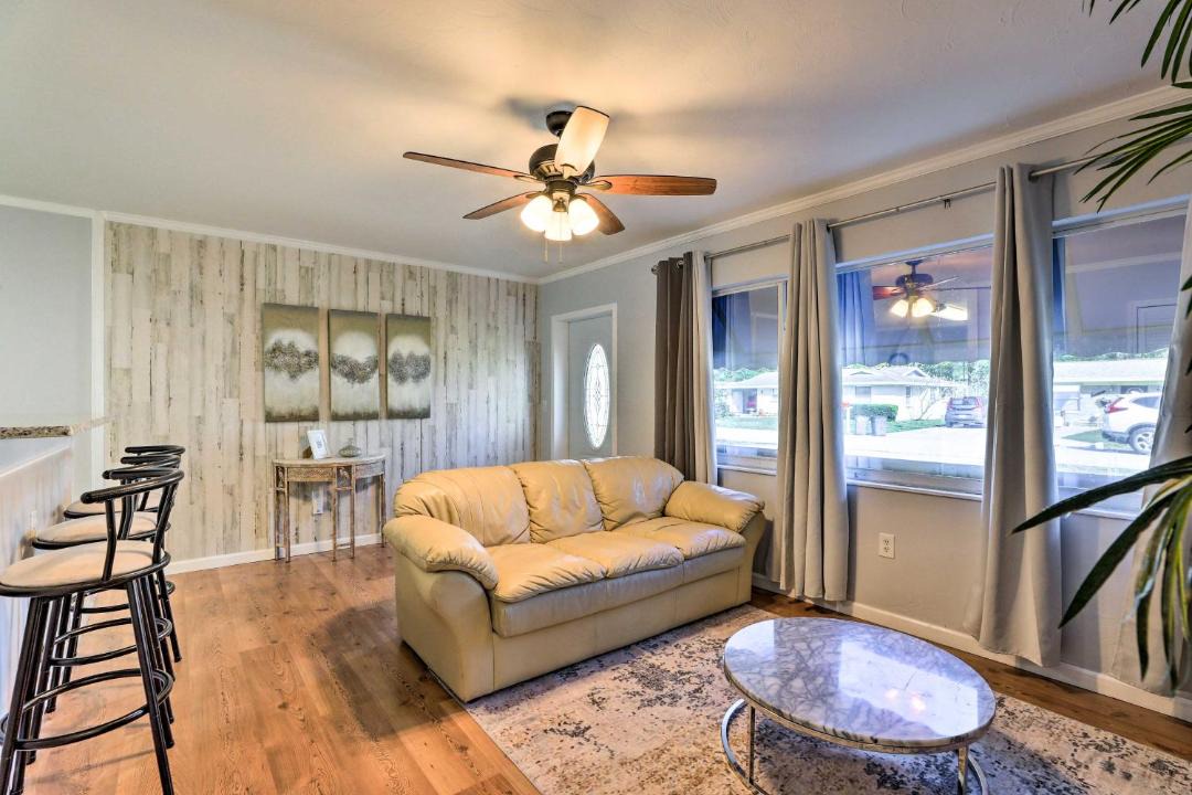 Photo of Livingroom in Bayshore Gardens
