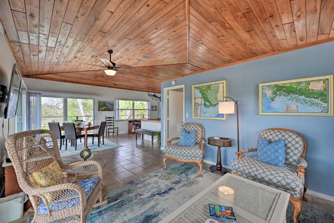 Photo of Livingroom in Everglades City
