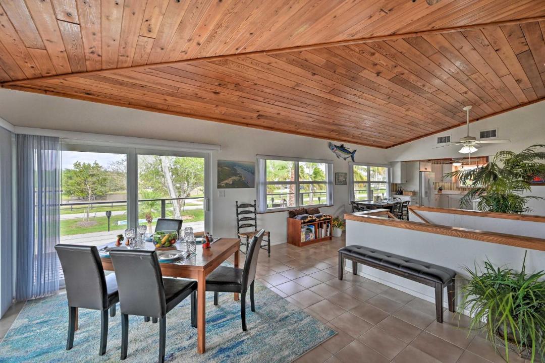 Photo of Livingroom in Everglades City